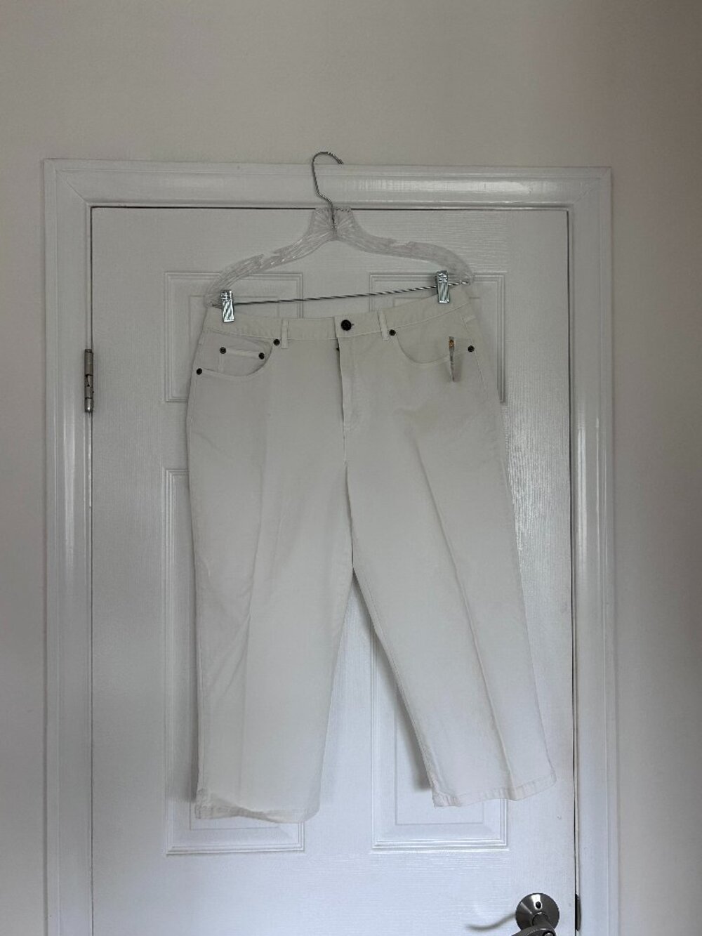 Talbots White Capri Pants